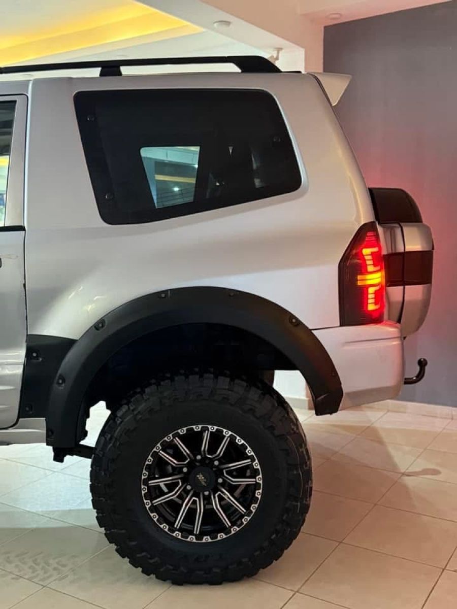 Mitsubishi Pajero LIMITED EDITION à Ariana - Photo 9
