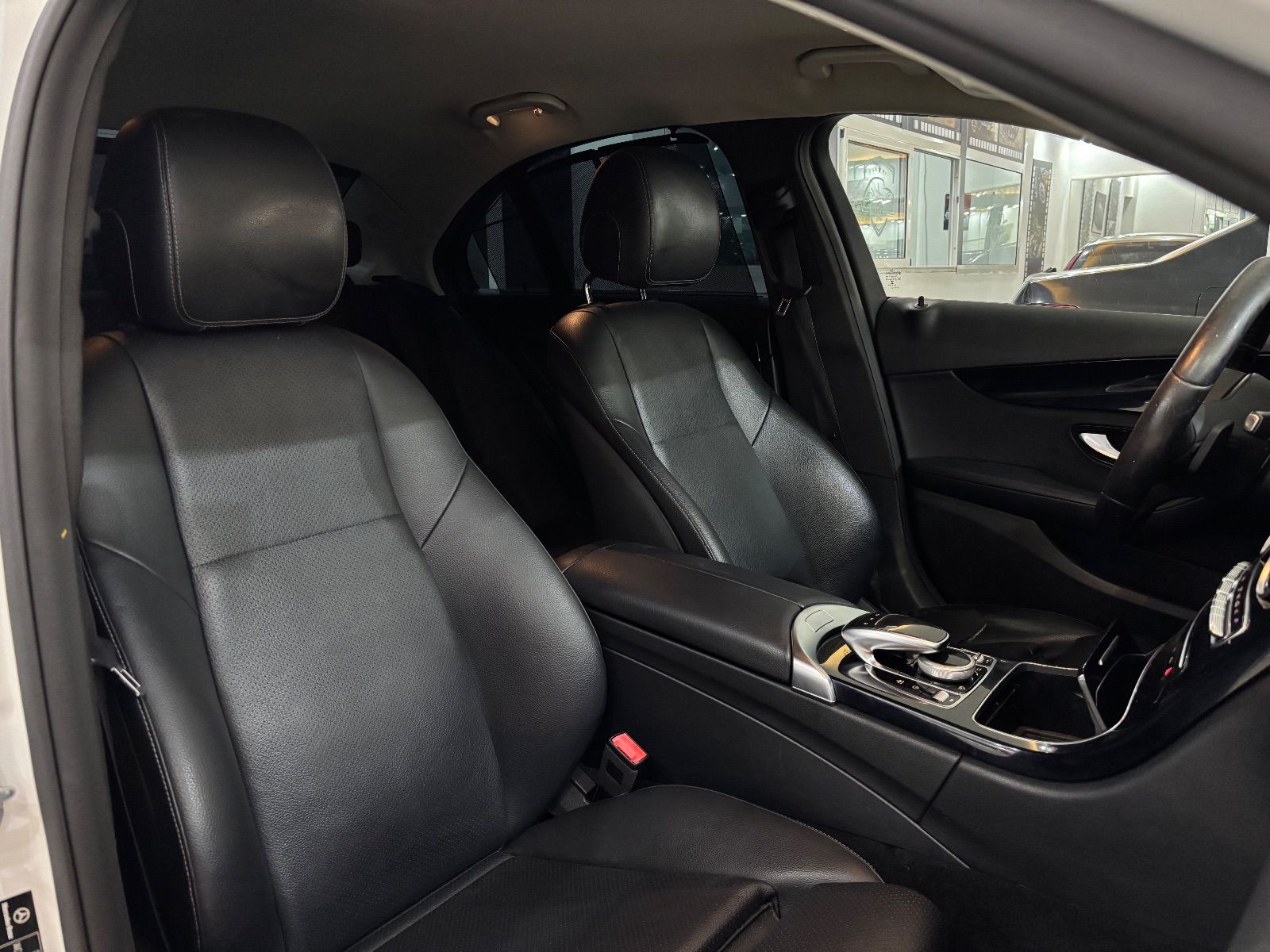 Mercedes-Benz Classe C AMG à Tunis - Photo 11