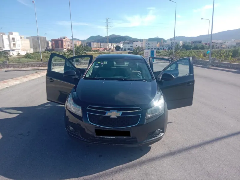 Chevrolet CRUZE Essence 2012 à Ben Arous - Photo 4