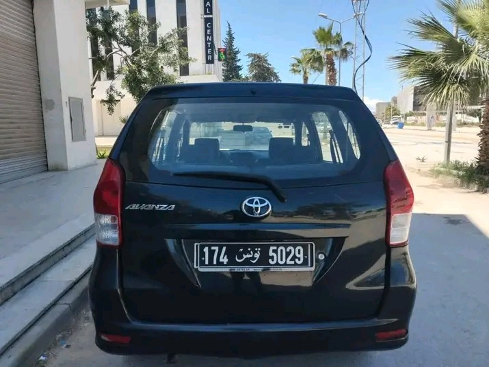TOYOTA AVANSIS PREMIÈRE MAIN TRÈS PROPRE à Ariana - Photo 6
