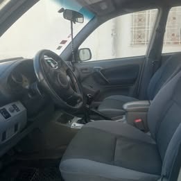 Toyota Rav 4 Essence à Ben Arous - Photo 5