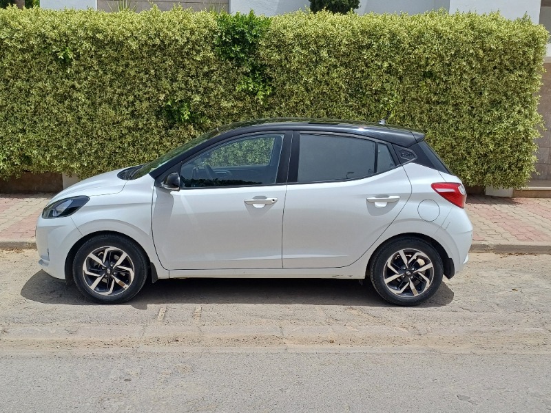 Hyundai I10 Essence 2022 à Tunis - Photo 1