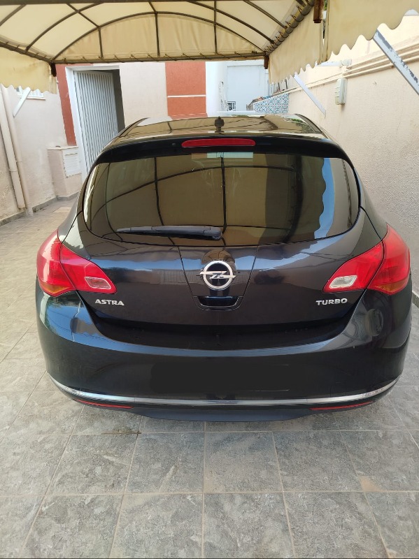 Opel Astra Essence 2016 à Ben Arous - Photo 1