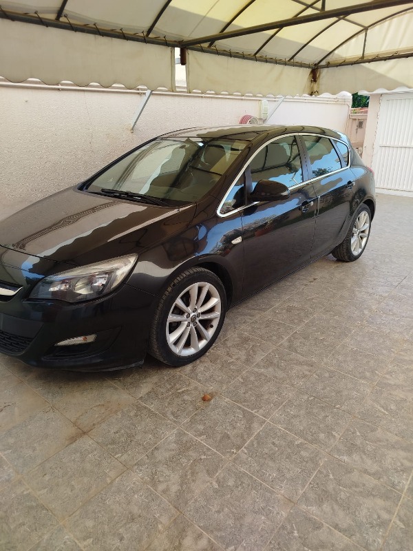 Opel Astra Essence 2016 à Ben Arous - Photo 3