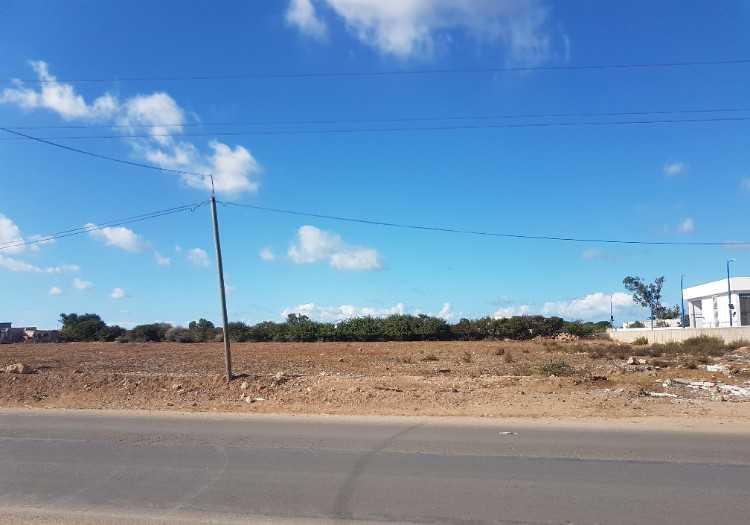 Terrain e4 de 7000 m² à route errahma