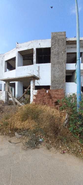 Villa à vendre à bouskoura semi fini 670 m²