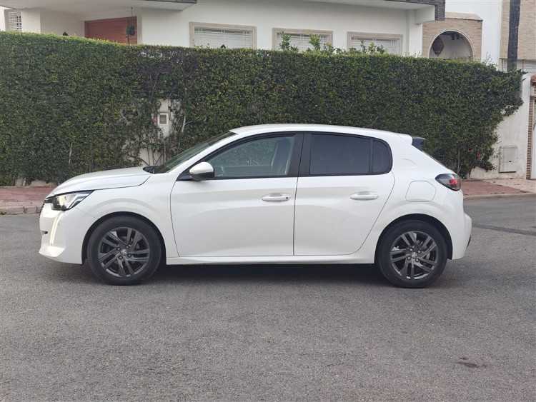 Peugeot 208 active 2021