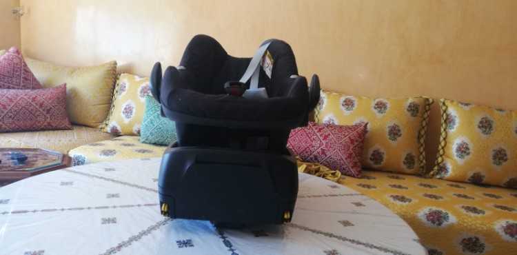 Maxi-Cosi Black Bébé Confort (Siege-Auto citi Esse