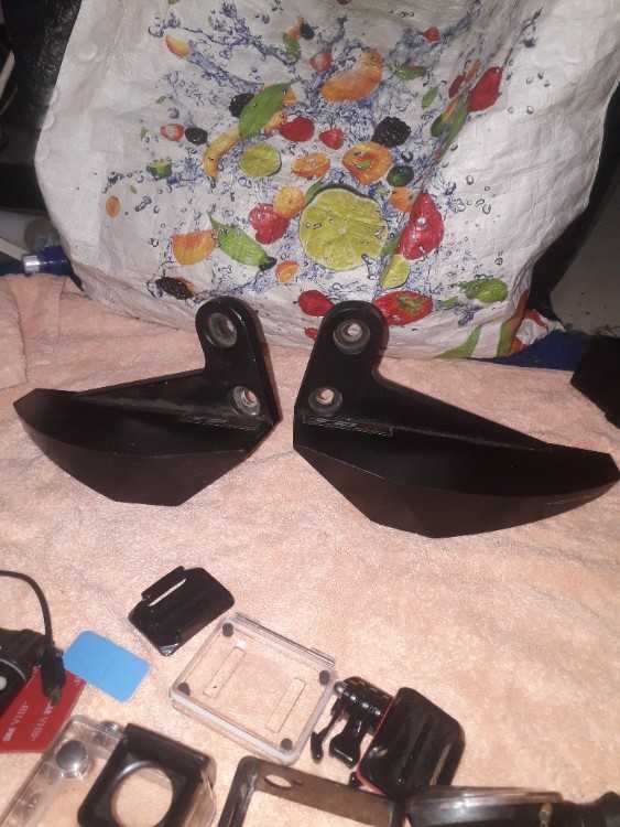Pieces et accesoires pour motos