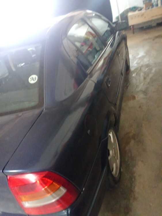 Opel astra model 2004