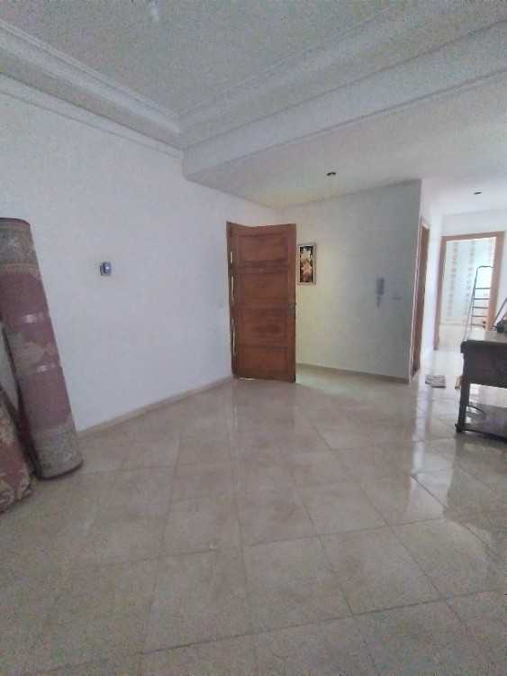 Apparemment à vendre