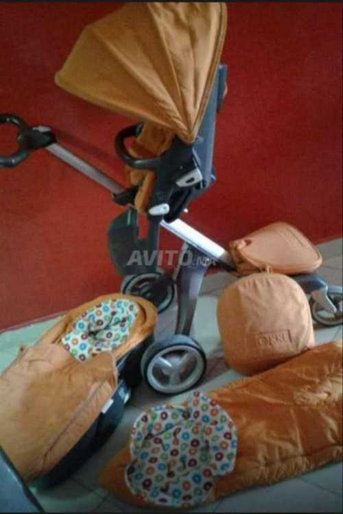 Poussette marque sttoke en bon état