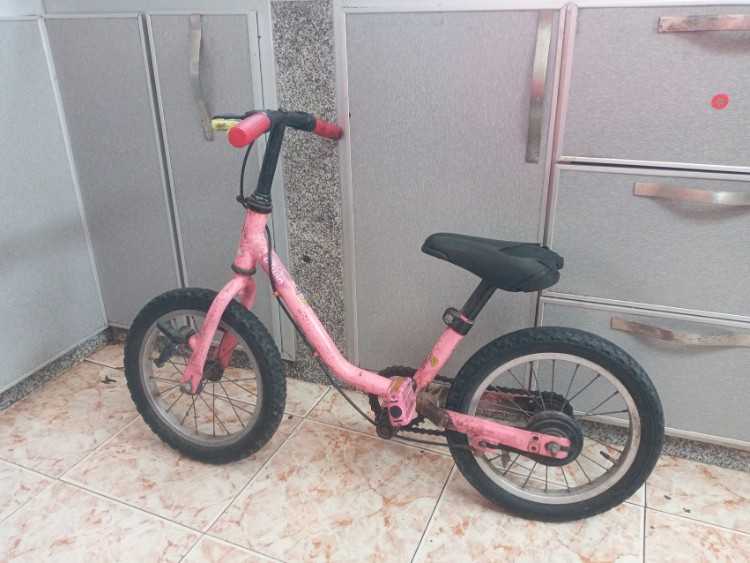 Bicyclette rose pour enfants