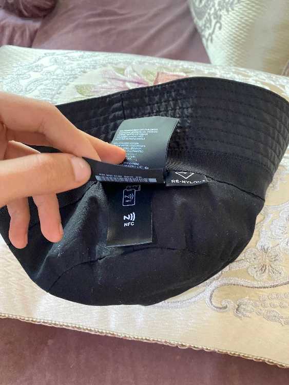 PRADA CHAPEAU ORIGINALE