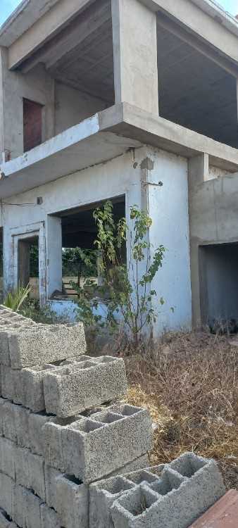 Villa à vendre à bouskoura semi fini 670 m²