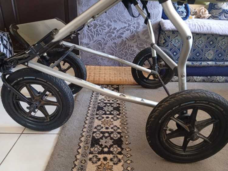 Poussette bebe jumeaux كروصة اطفال توأم