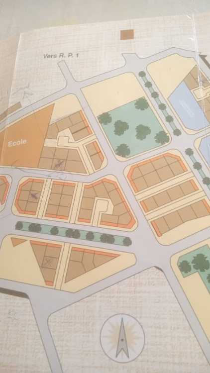Terrain 260 m², r+4, skhirat centre