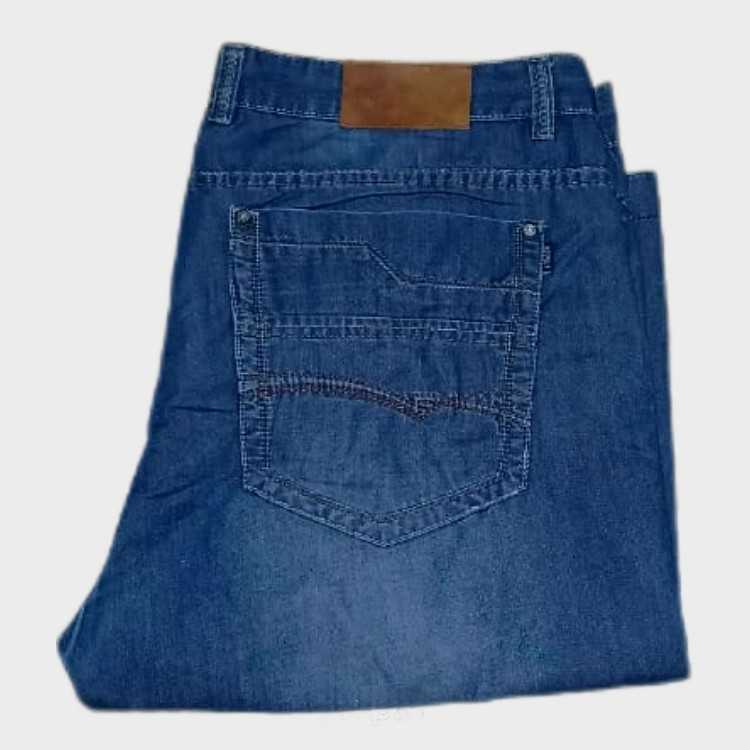 Short en jean original pour homme à vendre.