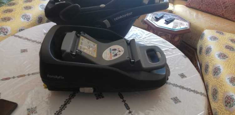 Maxi-Cosi Black Bébé Confort (Siege-Auto citi Esse