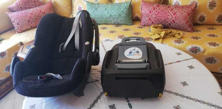 Maxi-Cosi Black Bébé Confort (Siege-Auto citi Esse