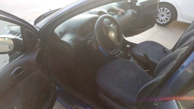 Peugeot206 essence model2001
