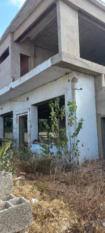 Villa à vendre à bouskoura semi fini 670 m²