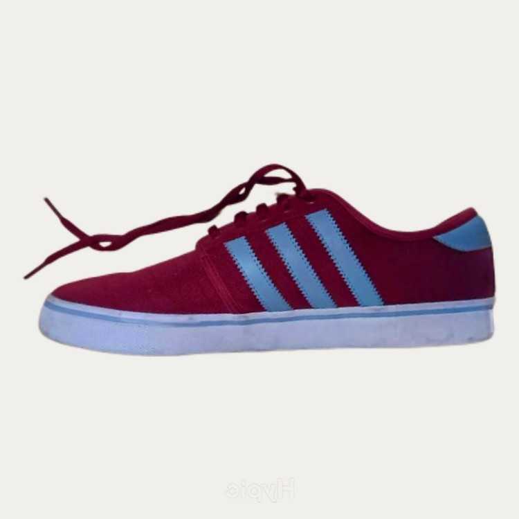 Vendre Sneakers Adidas en excellent état.