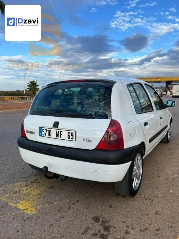 Voitures Renault à 42 TIPAZA