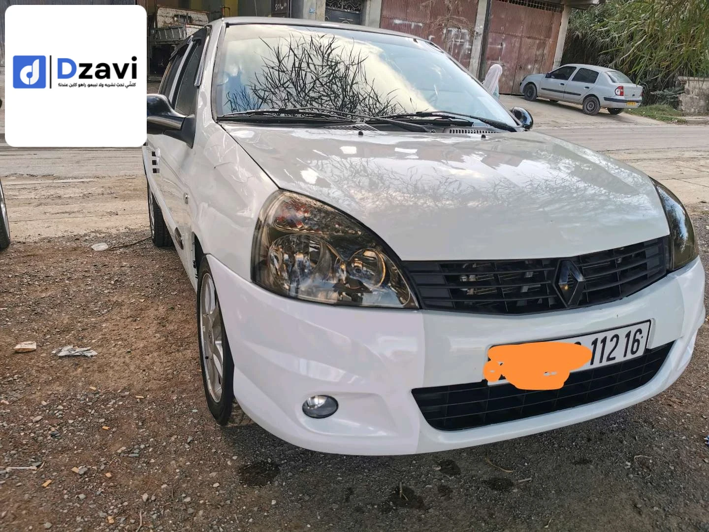 Voitures Renault à 26 MEDEA