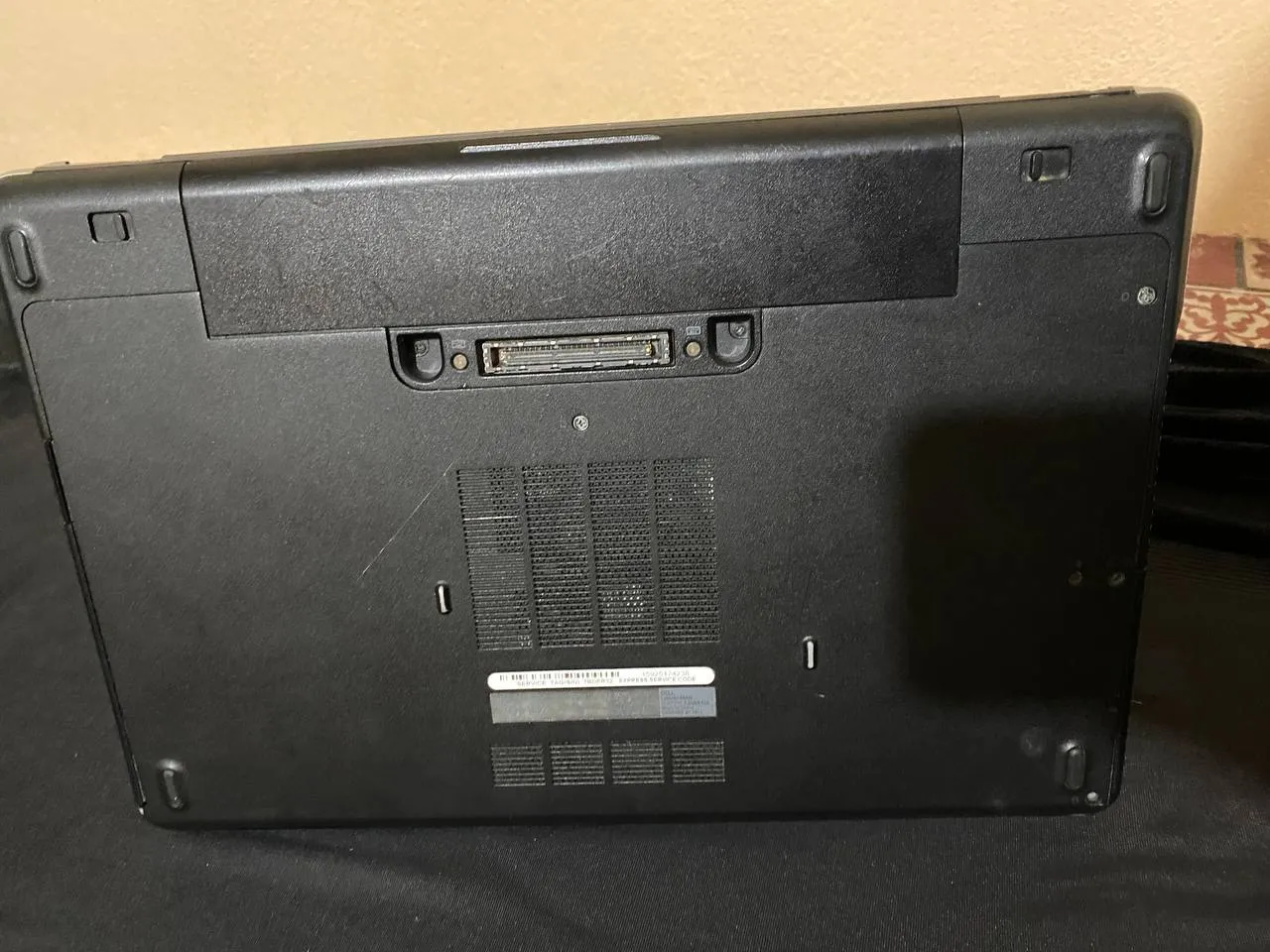 Pc portable Dell latitude E6440 i5 4g ram 4 stockage 700 batterie