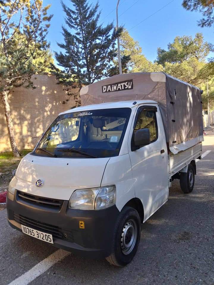 DAIHATSU GRAN MOVE