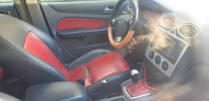 FORD FOCUS