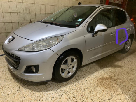 PEUGEOT 207