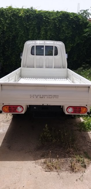 HYUNDAI H100