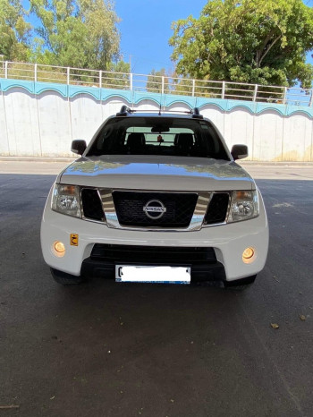 NISSAN NAVARA
